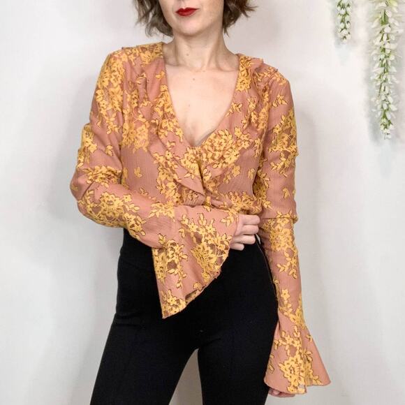 NWOT MAJORELLE Roma y2k 90s top flared sleeve lace ruffle button Barbiecore 2630 - Picture 6 of 12